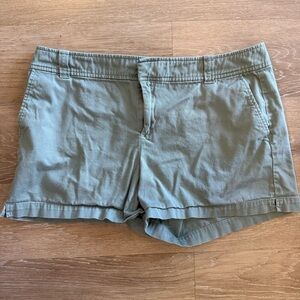 Soho NY&C Women’s Olive Green Shorts Size 12
